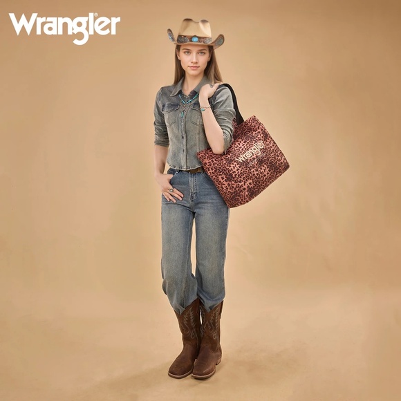 Wrangler Leopard Print Large Tote/Crossbody Pink - Picture 6 of 6